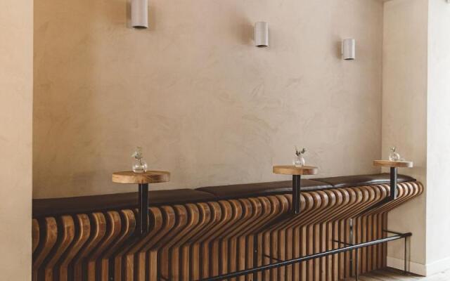 Hoy Paris - Home of YOGA