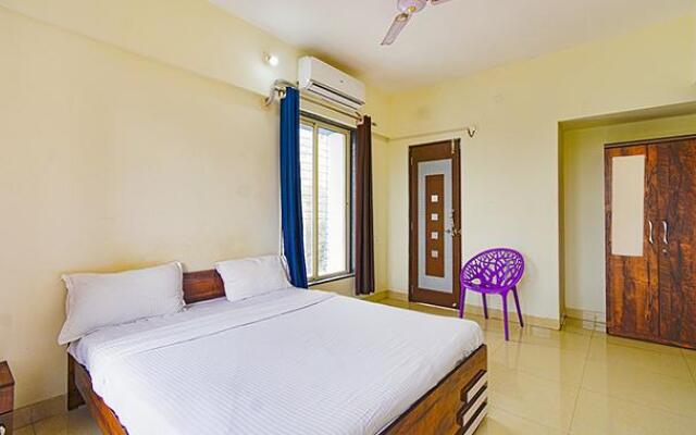 Fab Hotel Golden Leaf