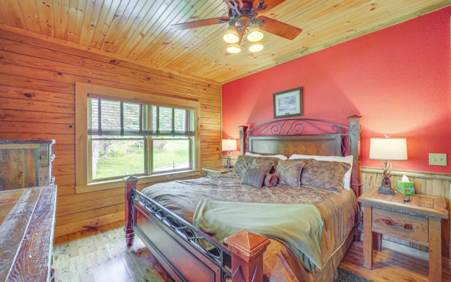 4 Mi to Grandfather Mountain: Cabin in Newland!