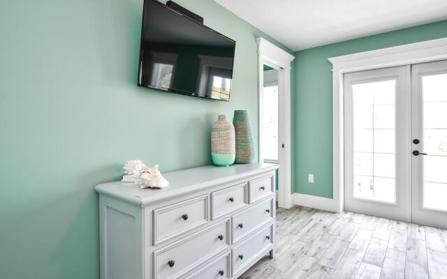 Aloft on Canal by SKLRP