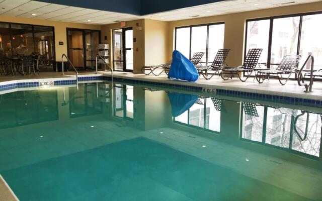 Spark by Hilton Green Bay