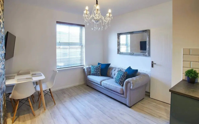 Host Stay Pearl Apartment