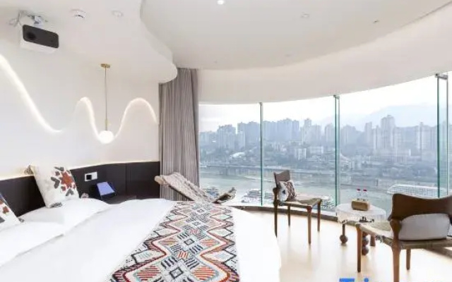 Peninsula Homestay (Jiefangbei Raffles Store)