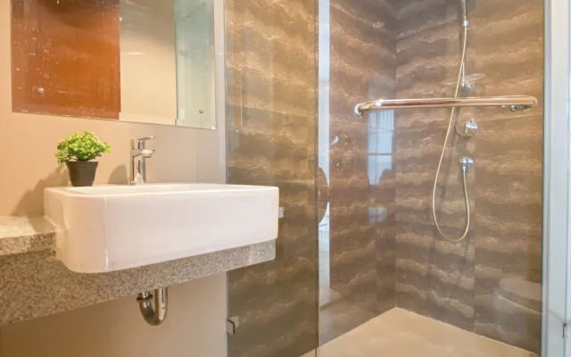 2Br Apartment Near Jakarta Kota Station At Lucky Tower Residence