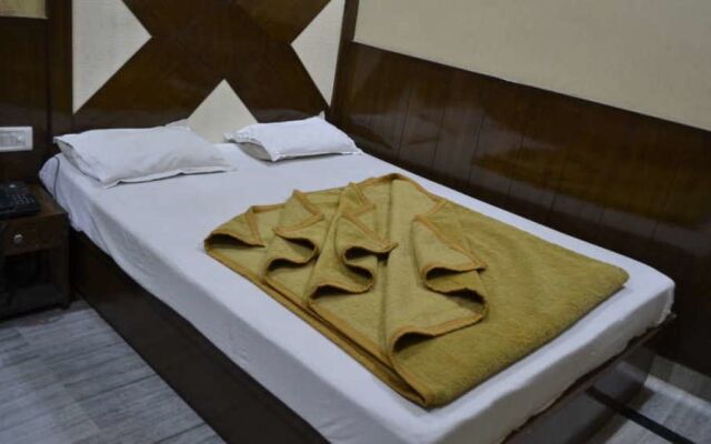 Lord Krishna Hotel Dx. Inn