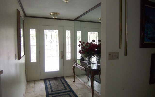 Deal's Bed & Breakfast Inn