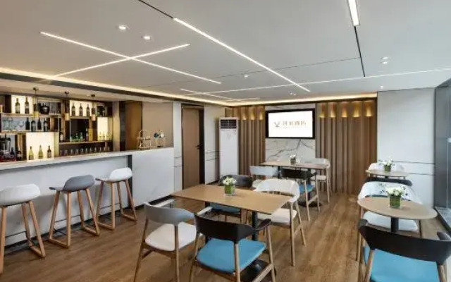 Jinglai Hotel  (Shanghai Meichuan Pedestrian Street store)