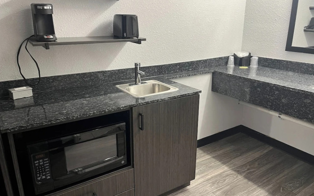 Studio 6 West Columbia, SC - Airport