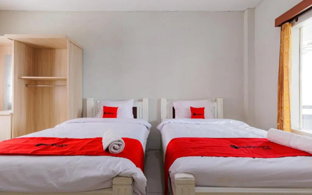 RedDoorz near Taman Rekreasi Selecta