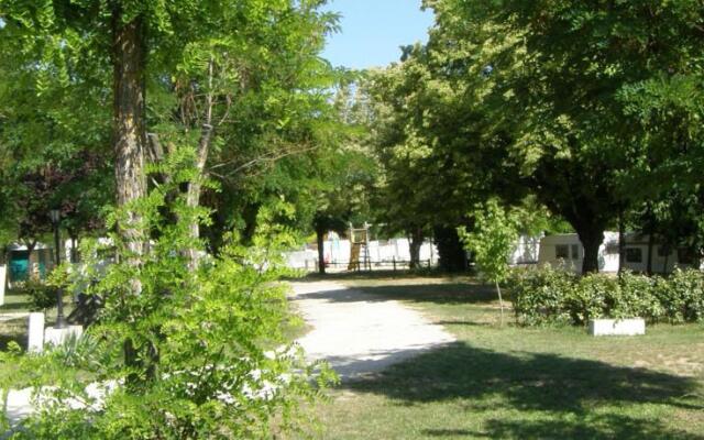 Camping Les Floralies (Ouvert du 01/04/2016 au 30/09/2016)