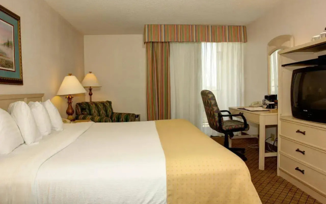 Riverwalk Inn & Suites