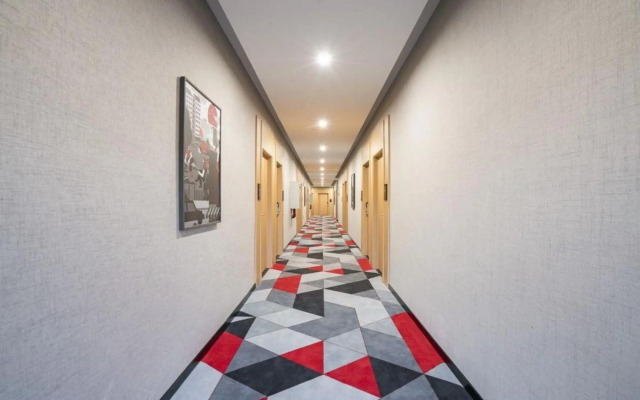 Shankee Hotel (Kunming Panlong District East Third Ring Golden Symphony Home)