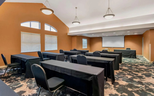 Clarion Hotel & Conference Centre Abbotsford