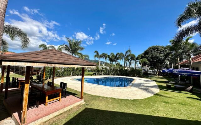 3 Peaks Resort & Boutique Hotel