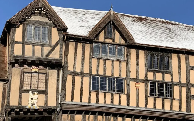 Stylish Central House Next To Warwick Castle