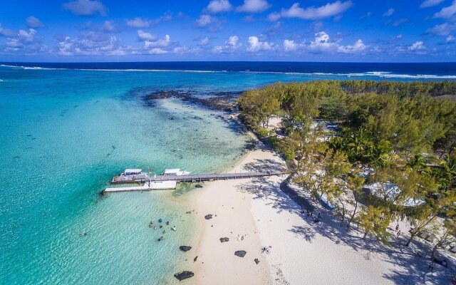 Ile Des Deux Cocos (LUX* Resorts & Hotels)