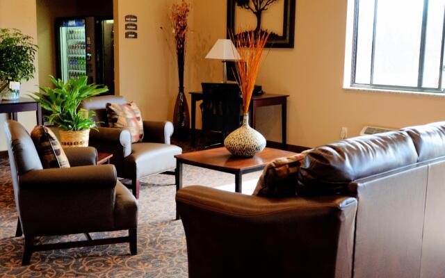 Cobblestone Inn & Suites - Denison - Oak Ridge