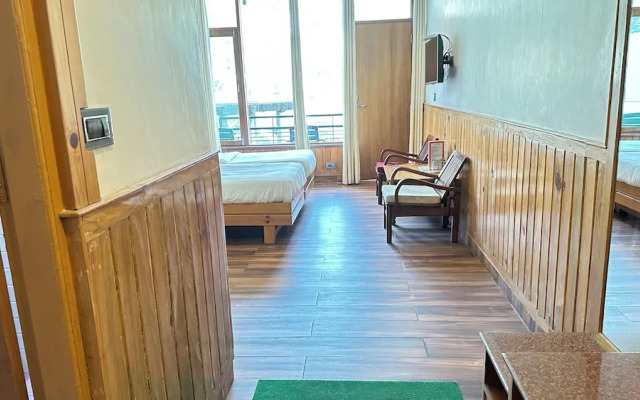 Oyo 6962 Hotel Wood Castle