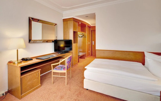 La Strada Hotel
