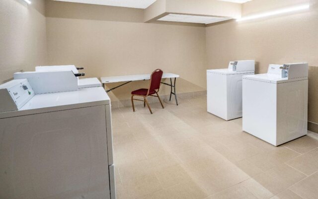 Baymont Inn & Suites Knoxville I-75