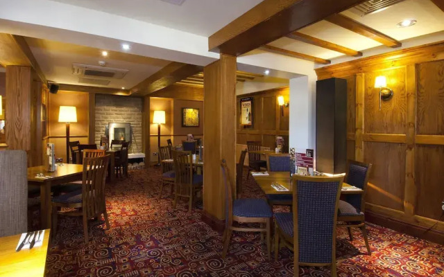 Premier Inn Christchurch / Highcliffe