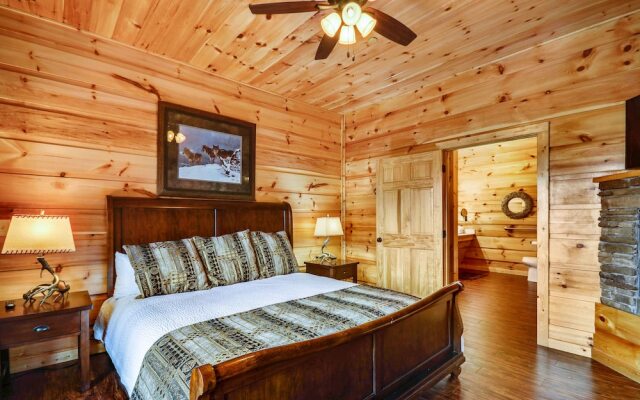 Foxwood Mansion Fourteen Bedroom Cabin