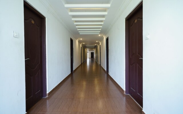 OYO 10637 Hotel Chandana Residency