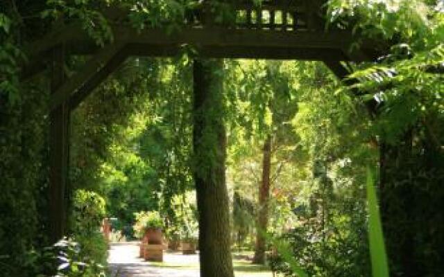 Bed & Breakfast at Ocklynge Manor
