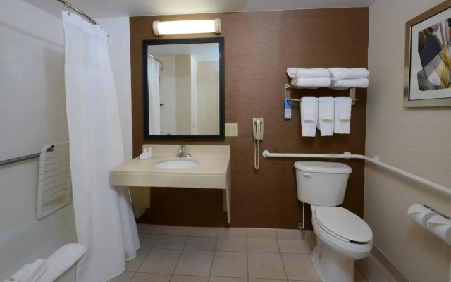 Fairfield Inn & Suites by Marriott Roanoke Hollins/I-81
