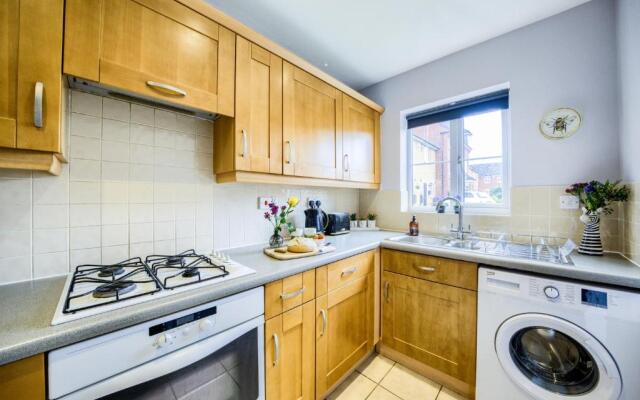 Cosy House │ RICOH │ M6 │ Sleeps 6 │ EMPOWER HOMES