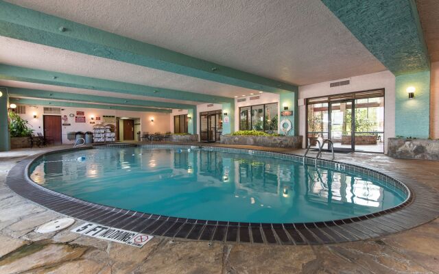 MCM Elegante Suites Abilene