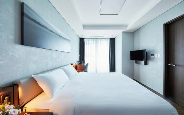 Felix by STX Hotel & Suite