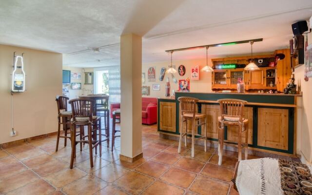 Deluxe Apartment in Albir With Pool & Garden