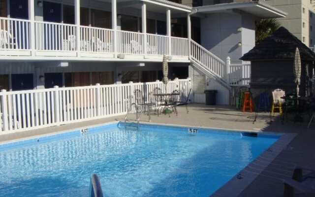 Edge Water Inn