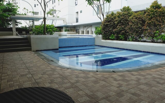 Comfortable 2BR Bassura City Apartment near Bassura Mall