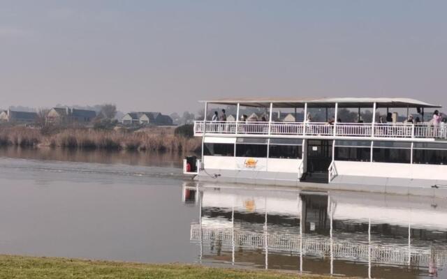 NNS Vaal River Luxury 3 Bedrooms Apartment