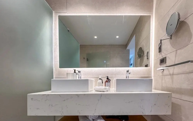 Luxury 2 Bedroom Apartment