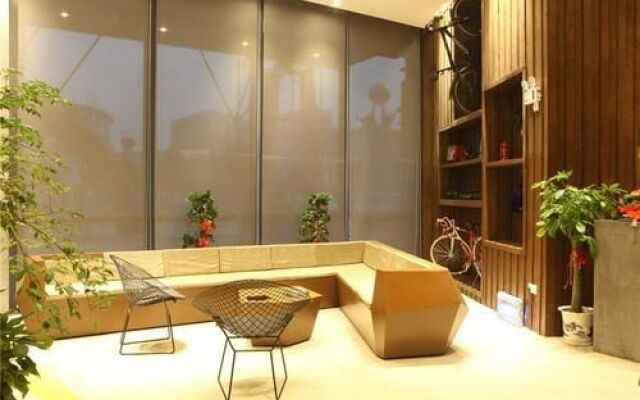 Ningxiang V8 Theme Hotel