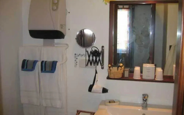 La Maison Jaune