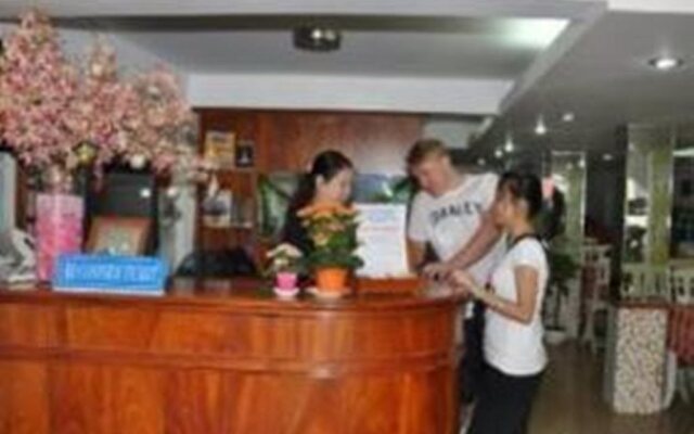Vong Canh Hotel