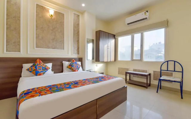 OYO 9571 Hotel Aditya Residency