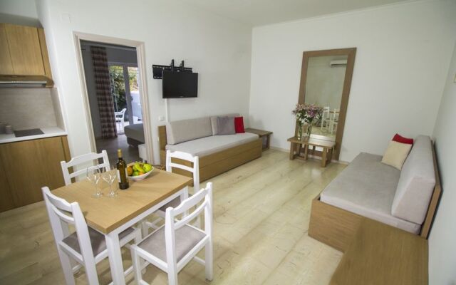 Elia Apartments