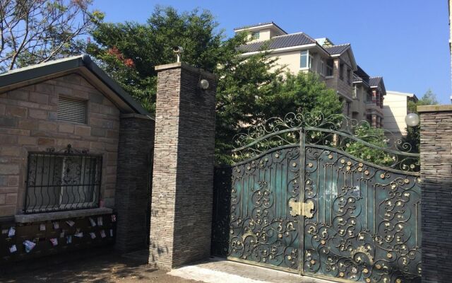 Dan Dan House