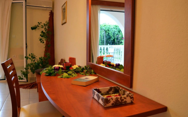 Belussi Beach Hotel & Suites