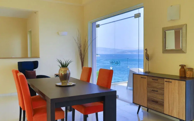 Room in Guest Room - Homric Boutique No69