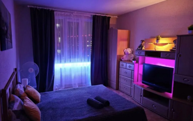 Апартаменты Суточно на улице 45-й Стрелковой Дивизии, д. 259/10