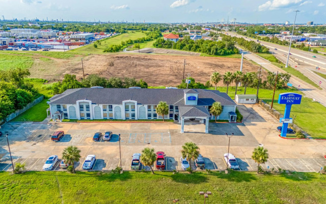 Capital O Fairway Inn - Baytown La Porte TX