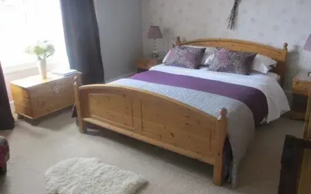 Strome Lodge