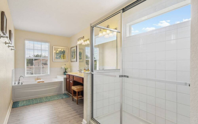6 BR Home Windsor Hills Sleeps 12 - DVM 1952