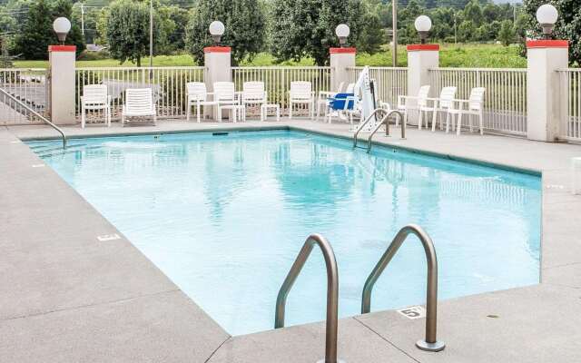 Econo Lodge Newport West